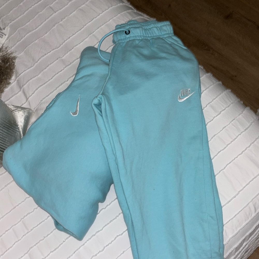 Nike Sweatpant Outfit